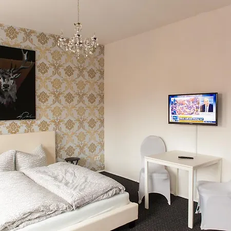 Hentschels Apartments بيت شباب لبسيا