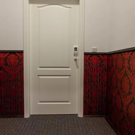 بيت شباب Hentschels Apartments لبسيا
